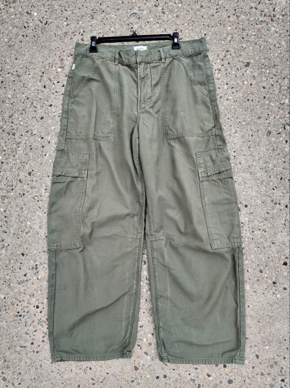 Citizens Of Humanity Olive Green Barrel leg slight crop Cargo Pants 32”